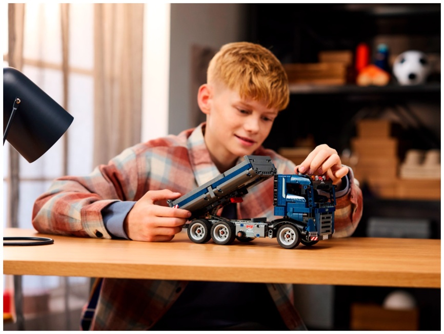Конструктор Lego Technic Самосвал (42203) фото 8