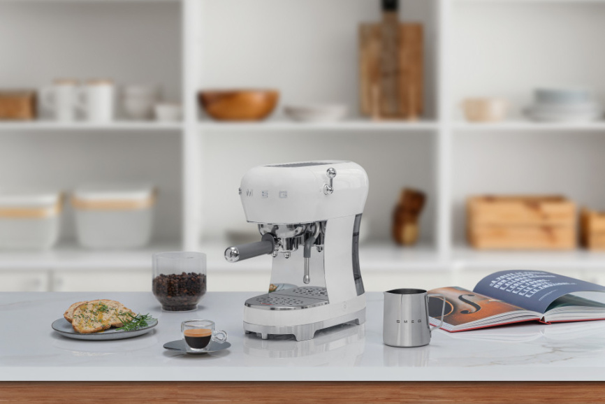 Ручная кофемашина SMEG ECF02WHEU фото 8