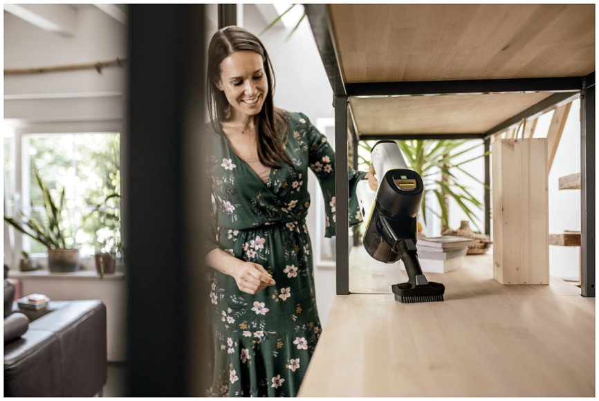 Пылесос вертикальный Karcher VC 6 Cordless ourFamily, белый (1.198-670.0) фото 3