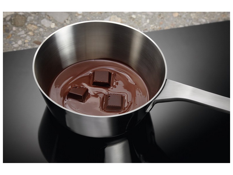 Электрическая варочная панель Electrolux EIB60420CK 59 см, 4 конфорки стеклокерамика, черный фото 4