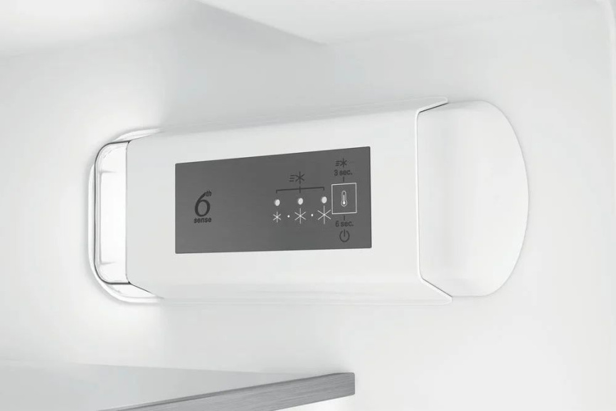 Встраиваемый холодильник Whirlpool Whirlpool WHC18T132 фото 7