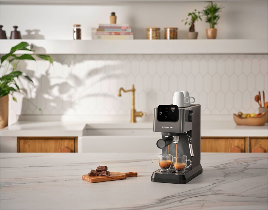 Кофеварка рожкового типа Grundig KSM 4330, черный, 15 бар, капучинатор фото 6