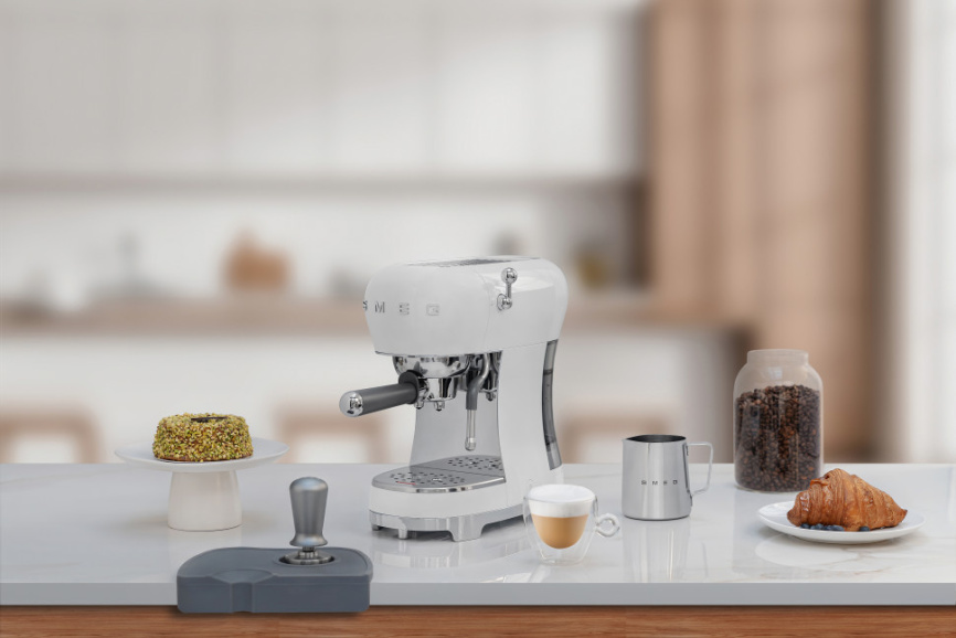 Ручная кофемашина SMEG ECF02WHEU фото 9