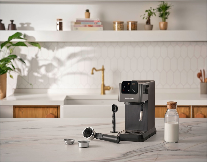 Кофеварка рожкового типа Grundig KSM 4330, черный, 15 бар, капучинатор фото 8