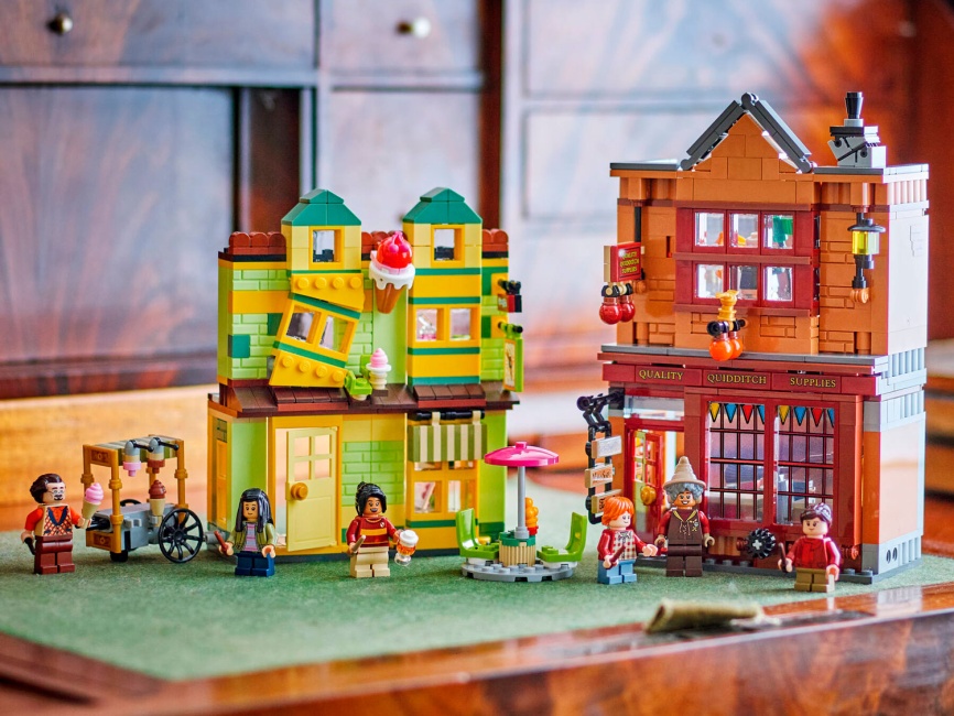 Конструктор Lego Harry Potter Магазин «Все для квиддича» и Кафе-мороженое 76452 фото 9