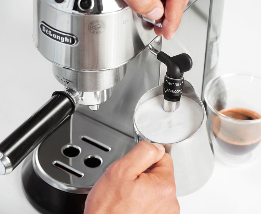 Кофеварка De’Longhi EC 685.M, 15 бар, мощность 1350 Вт, нержавеющая сталь фото 3