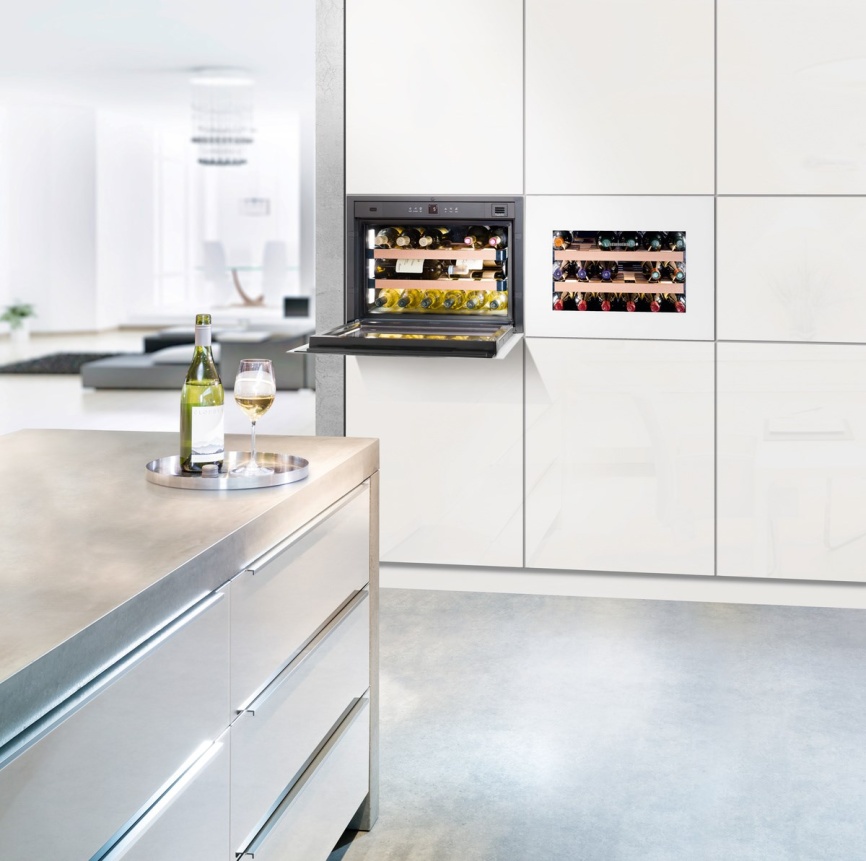 Встраиваемый винный шкаф Liebherr WKEgw 582-26 001 белое стекло фото 7