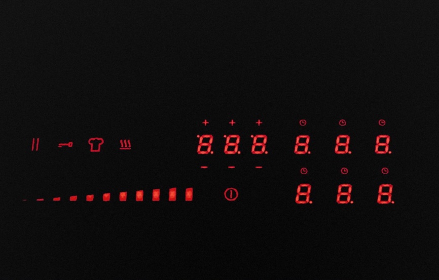 Электрическая варочная панель De’Longhi SLI 804 RUS 78 см, 4 конфорки стеклокерамика, черный фото 2